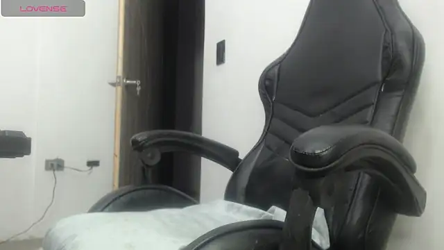 KittyKardy online show from December 2024 09:57:01 PM