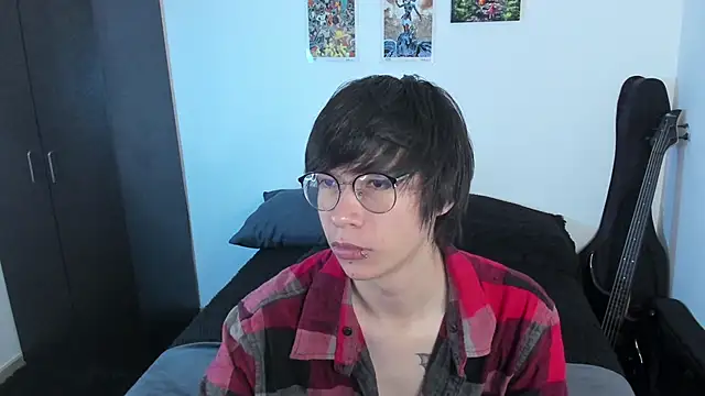 Snapshot of Aventure_Twinks chatting on June 2026 10:48:02 PM Aventure Twinks online show from June 2026 10:48:02 PM