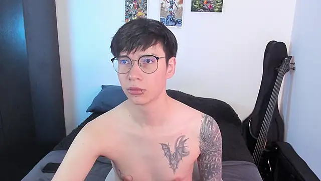 Snapshot of Aventure_Twinks chatting on June 2026 10:01:02 PM Aventure Twinks online show from June 2026 10:01:02 PM