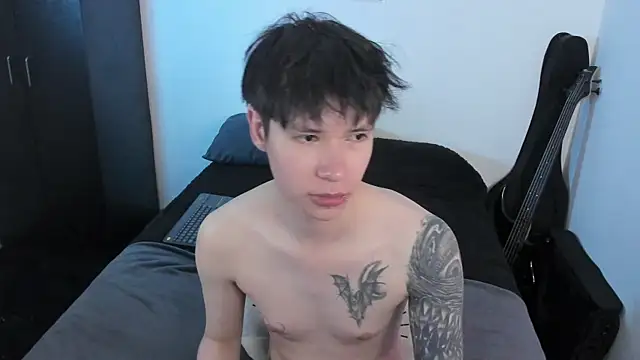 Snapshot of Aventure_Twinks chatting on June 2026 08:35:01 PM Aventure Twinks online show from June 2026 08:35:01 PM