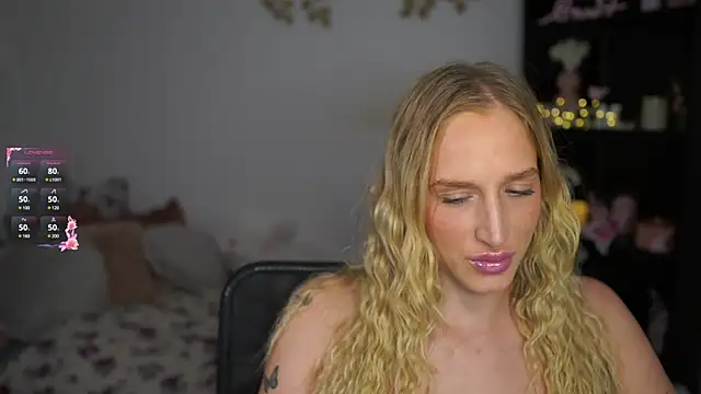 Nicolette  Shea  online show from December 2024 02:11:01 PM