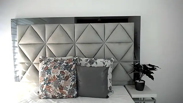 nina pons online show from January 2025 09:04:02 PM