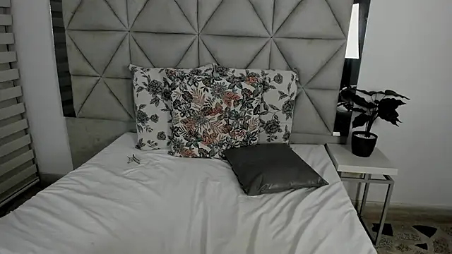 nina pons online show from March 2025 11:57:02 PM