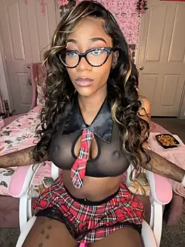 VixenCapri online show from December 2024 07:00:02 PM