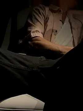 RoodoggXL online show from November 2025 02:09:01 AM