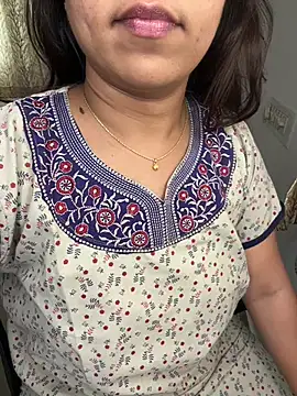 Snapshot of kannadatelugugirl chatting on December 2024 10:08:02 AM kannadatelugugirl online show from December 2024 10:08:02 AM