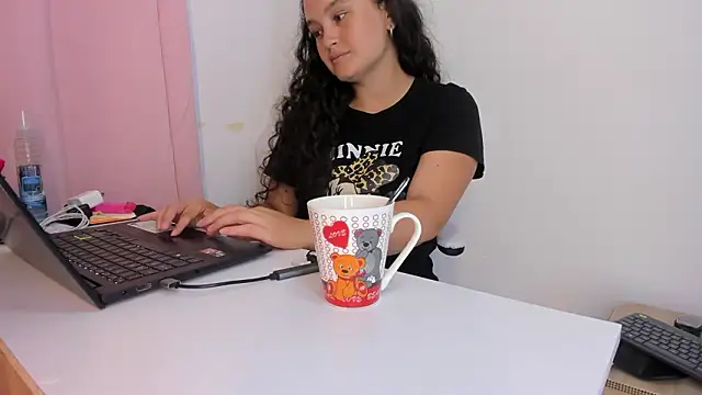 kattypinkk online show from January 2026 11:53:01 PM