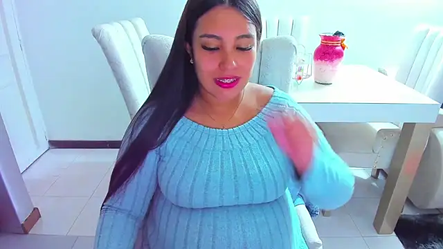 Snapshot of elana_kepler chatting on April 2026 11:43:01 PM elana kepler online show from April 2026 11:43:01 PM