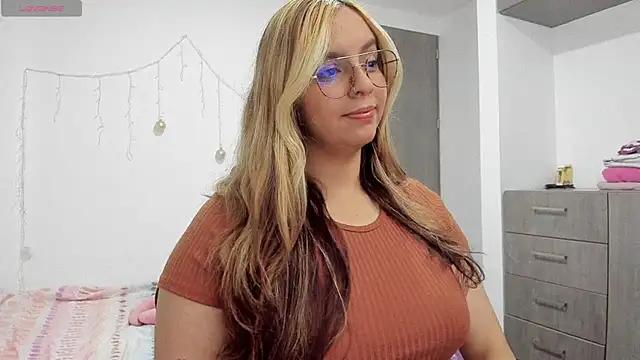 Valery7rose  online show from March 2025 10:37:01 PM