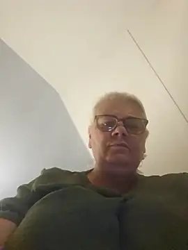 Snapshot of hotladymoon chatting on July 2026 07:26:02 PM hotladymoon online show from July 2026 07:26:02 PM