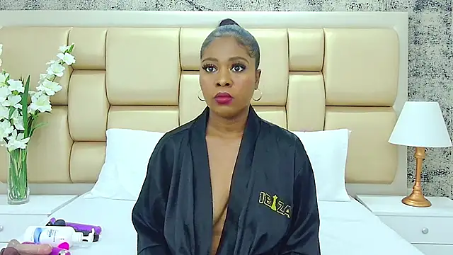 Snapshot of AlisonTravis chatting on December 2024 03:44:02 AM AlisonTravis online show from December 2024 03:44:02 AM