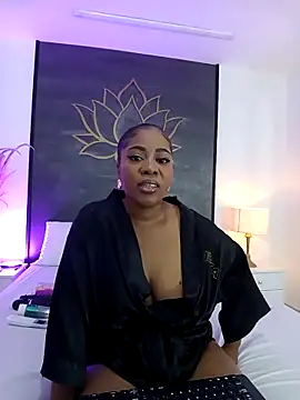 Snapshot of AlisonTravis chatting on April 2026 07:33:01 PM AlisonTravis online show from April 2026 07:33:01 PM