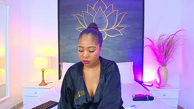 Snapshot of AlisonTravis chatting on April 2026 07:29:01 PM AlisonTravis online show from April 2026 07:29:01 PM