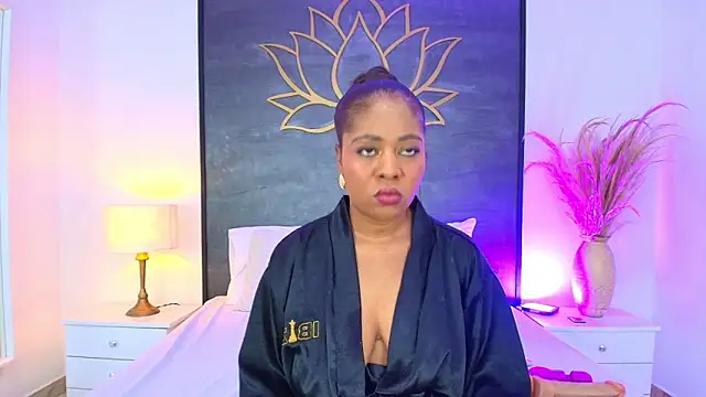 Snapshot of AlisonTravis chatting on April 2026 04:23:01 PM AlisonTravis online show from April 2026 04:23:01 PM