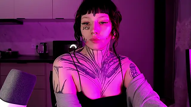 tradishka online show from February 2025 03:06:01 AM