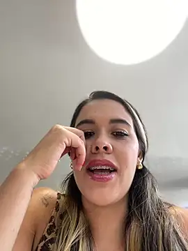 Snapshot of Emilia_Bakerr chatting on December 2024 06:26:02 PM Emilia Bakerr online show from December 2024 06:26:02 PM