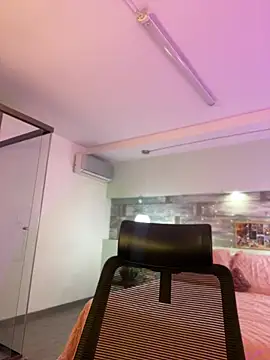 Snapshot of Emilia_Bakerr chatting on December 2024 09:30:02 PM Emilia Bakerr online show from December 2024 09:30:02 PM