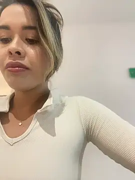 Snapshot of Emilia_Bakerr chatting on February 2025 06:15:02 PM Emilia Bakerr online show from February 2025 06:15:02 PM