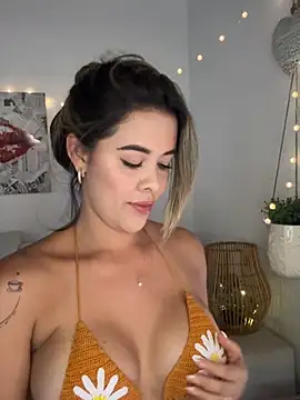 Emilia Bakerr online show from June 2026 07:35:02 PM