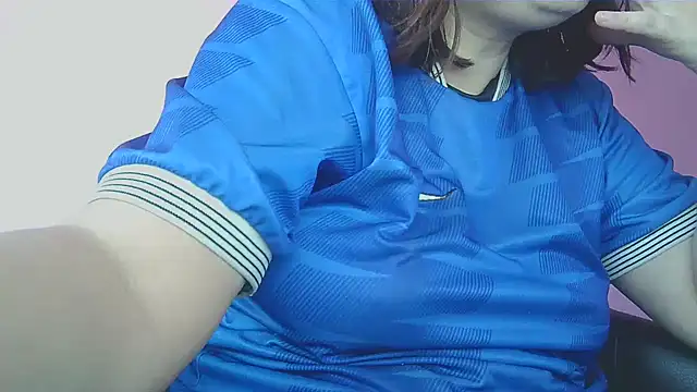 Lucinka1 online show from December 2024 01:02:02 PM