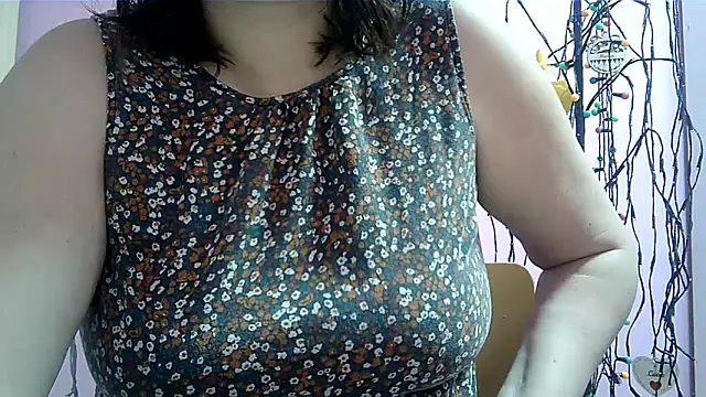 Lucinka1 online show from February 2025 05:58:01 PM