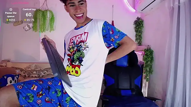 huge armound online show from October 2025 12:00:01 AM