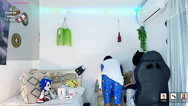 Snapshot of huge_armound chatting on March 2026 08:03:01 PM huge armound online show from March 2026 08:03:01 PM