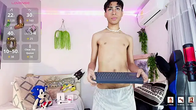 Snapshot of huge_armound chatting on March 2026 10:15:01 PM huge armound online show from March 2026 10:15:01 PM