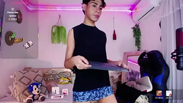 Snapshot of huge_armound chatting on April 2026 02:53:02 AM huge armound online show from April 2026 02:53:02 AM