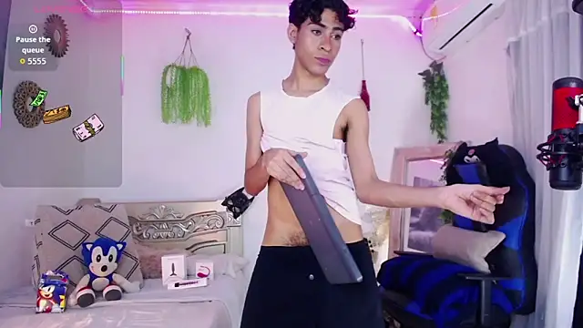 Snapshot of huge_armound chatting on April 2026 06:40:02 AM huge armound online show from April 2026 06:40:02 AM