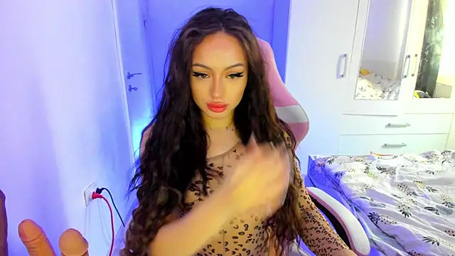 Snapshot of KaylaLaine chatting on March 2025 06:36:01 AM KaylaLaine online show from March 2025 06:36:01 AM