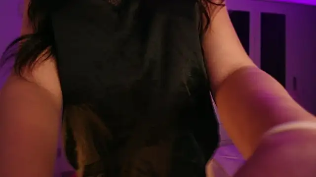 Snapshot of KaylaLaine chatting on October 2025 06:11:02 AM KaylaLaine online show from October 2025 06:11:02 AM