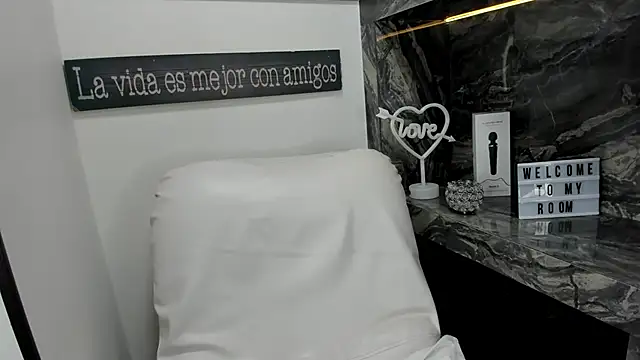 miss danika online show from February 2025 11:02:01 AM