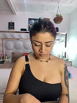 lucianaroy online show from January 2025 02:19:02 AM