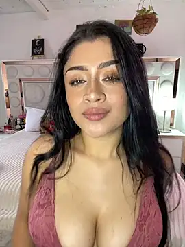 lucianaroy online show from February 2025 07:52:02 PM