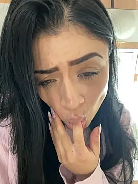 lucianaroy online show from March 2025 06:10:01 AM