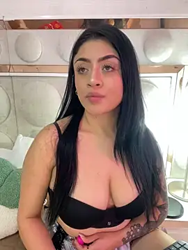 lucianaroy online show from March 2025 04:43:02 AM