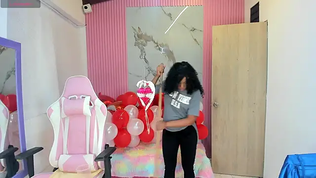 Snapshot of lia_16 chatting on February 2025 04:12:01 AM lia 16 online show from February 2025 04:12:01 AM