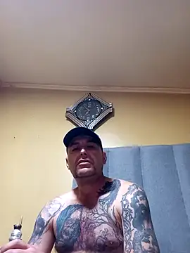 TrainedFinder5 online show from October 2025 05:02:02 PM