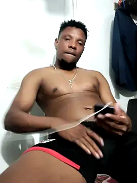 hugo3918  online show from October 2025 12:36:02 AM