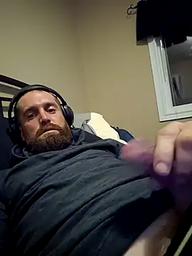 BiffingCoyote online show from December 2025 04:10:01 AM