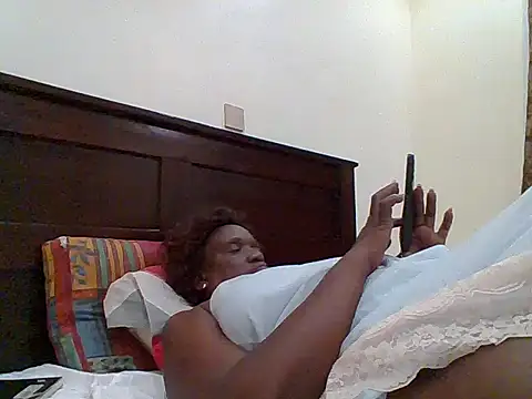 Snapshot of Shaz_brown chatting on December 2025 07:07:01 PM Shaz brown online show from December 2025 07:07:01 PM