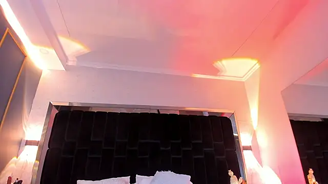 Snapshot of NikkySmiith chatting on January 2025 10:43:01 PM NikkySmiith online show from January 2025 10:43:01 PM