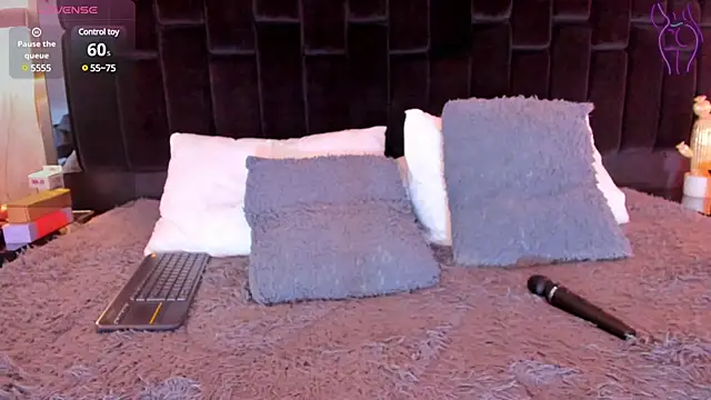 Snapshot of NikkySmiith chatting on January 2025 10:41:01 PM NikkySmiith online show from January 2025 10:41:01 PM