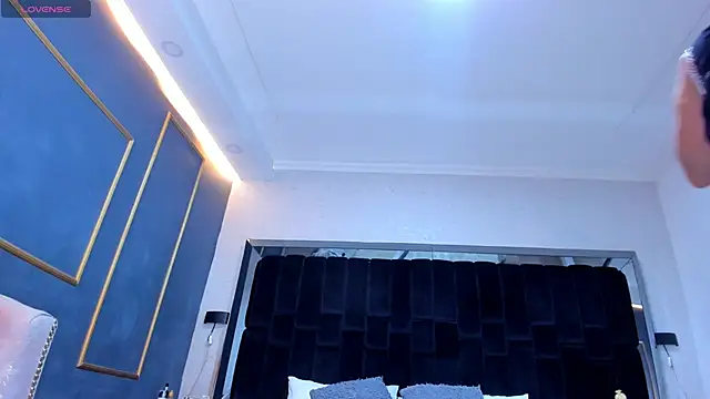 Snapshot of NikkySmiith chatting on February 2025 06:59:02 PM NikkySmiith online show from February 2025 06:59:02 PM