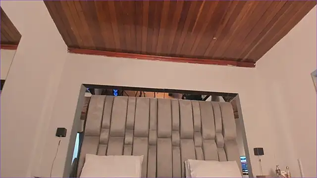 Snapshot of NikkySmiith chatting on September 2025 11:32:01 AM NikkySmiith online show from September 2025 11:32:01 AM