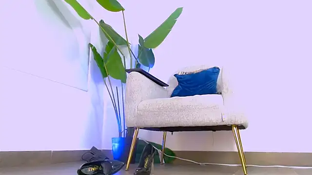 Snapshot of Sara_ow chatting on April 2026 07:47:01 PM Sara ow online show from April 2026 07:47:01 PM