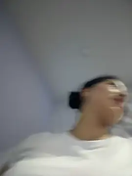 MarianaBenz online show from March 2025 12:00:01 AM