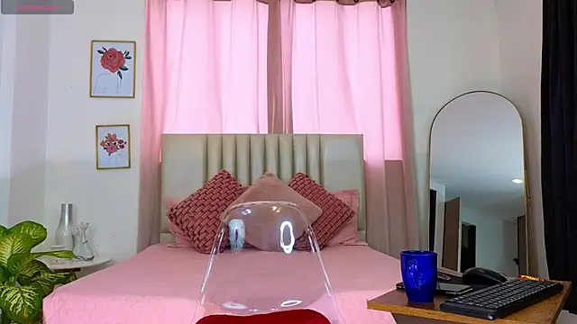 Snapshot of KristennBlue chatting on January 2025 09:57:01 PM KristennBlue online show from January 2025 09:57:01 PM