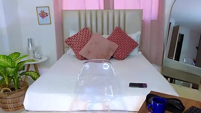 Snapshot of KristennBlue chatting on January 2025 10:24:01 PM KristennBlue online show from January 2025 10:24:01 PM